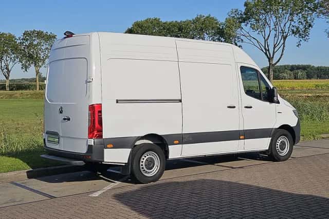 Mercedes-Benz eSprinter (2024) thumbnail 3