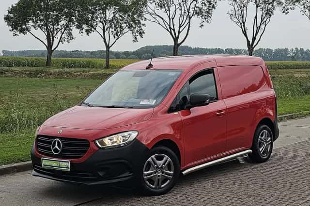 Mercedes-Benz Citan (2023) thumbnail 2