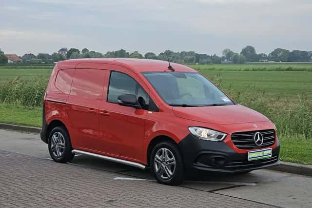 Mercedes-Benz Citan (2023) thumbnail 4