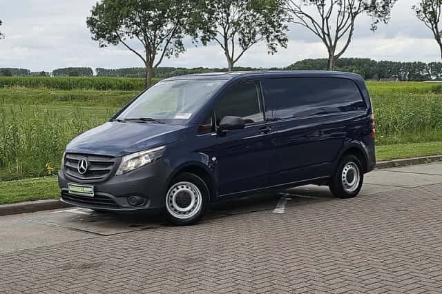 Mercedes-Benz Vito (2021) thumbnail 2