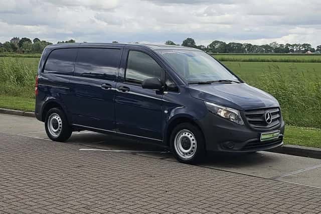 Mercedes-Benz Vito (2021) thumbnail 4