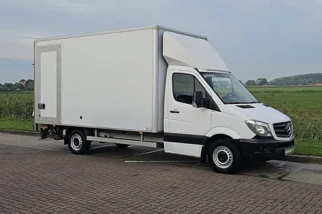 Mercedes-Benz Sprinter (2016) thumbnail 4