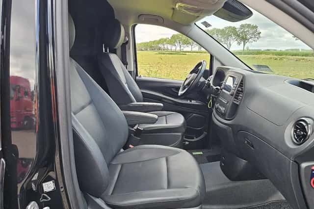 Mercedes-Benz Vito (2022) thumbnail 6