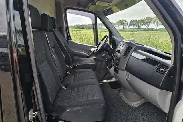Mercedes-Benz Sprinter (2015) thumbnail 6