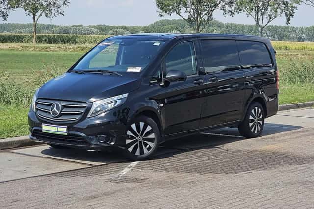 Mercedes-Benz Vito (2021) thumbnail 2