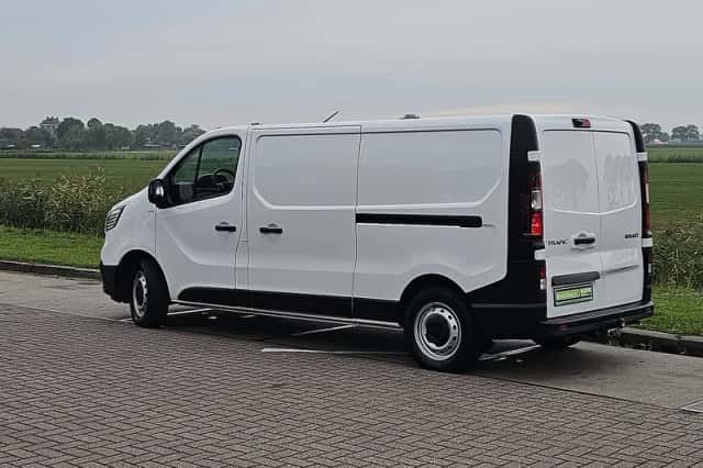 Renault Trafic (2023) thumbnail 5