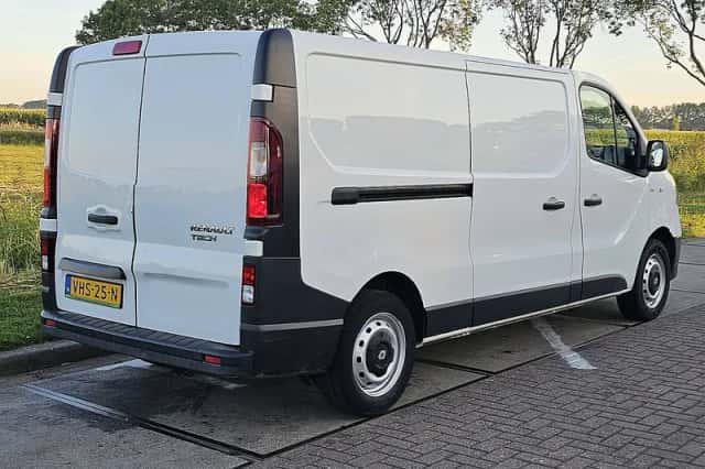 Renault Trafic (2019) thumbnail 3