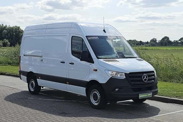 Mercedes-Benz Sprinter (2024) thumbnail 4