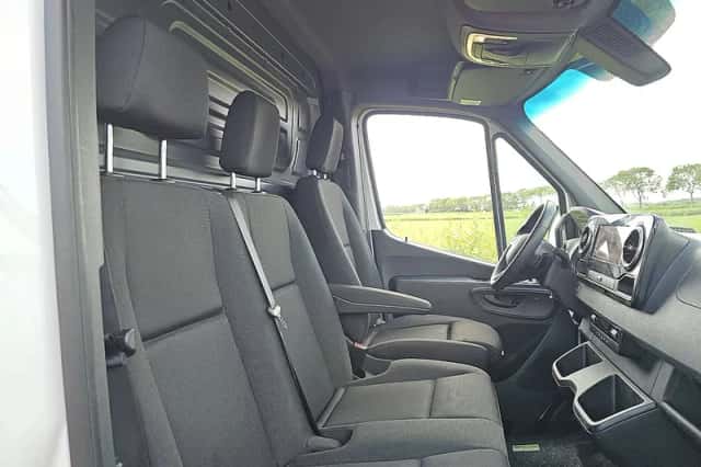 Mercedes-Benz Sprinter (2024) thumbnail 6