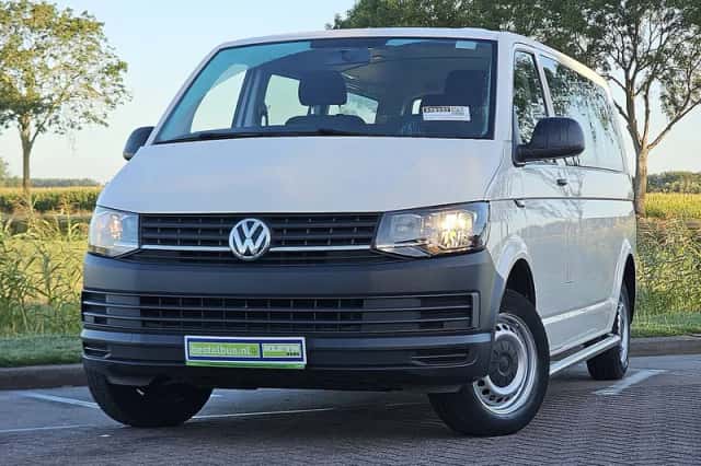 Volkswagen Transporter (2017) thumbnail 1