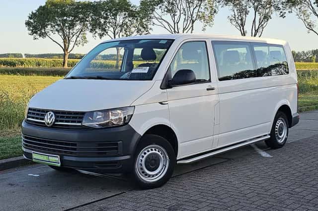 Volkswagen Transporter (2017) thumbnail 2