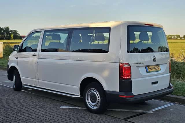 Volkswagen Transporter (2017) thumbnail 5