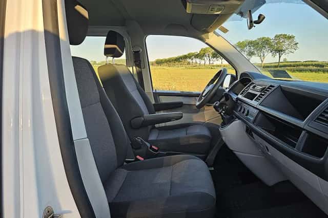 Volkswagen Transporter (2017) thumbnail 6