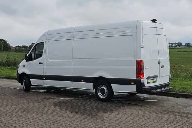 Mercedes-Benz Sprinter (2024) thumbnail 5