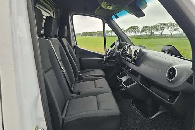 Mercedes-Benz Sprinter (2024) thumbnail 6