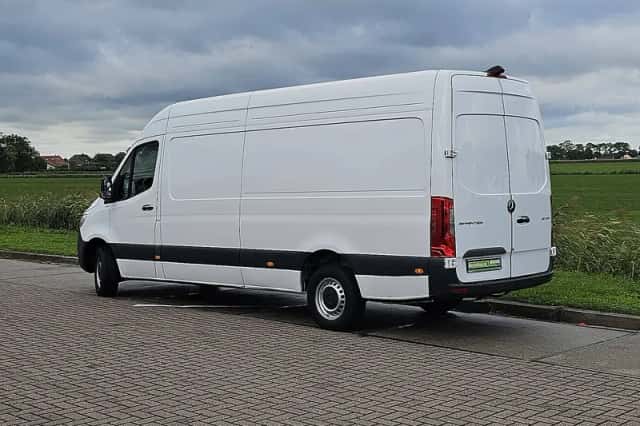 Mercedes-Benz Sprinter (2024) thumbnail 5