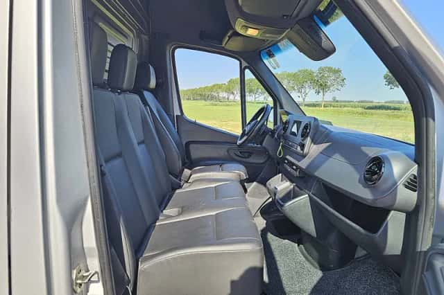 Mercedes-Benz Sprinter (2023) thumbnail 6