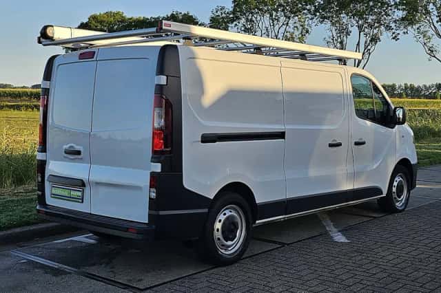 Renault Trafic (2021) thumbnail 3