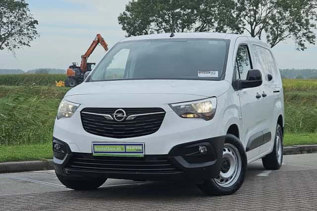 Opel Combo (2021) thumbnail 1