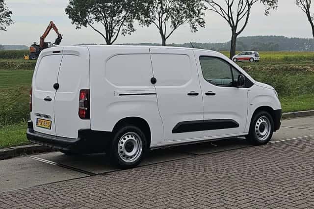 Opel Combo (2021) thumbnail 3