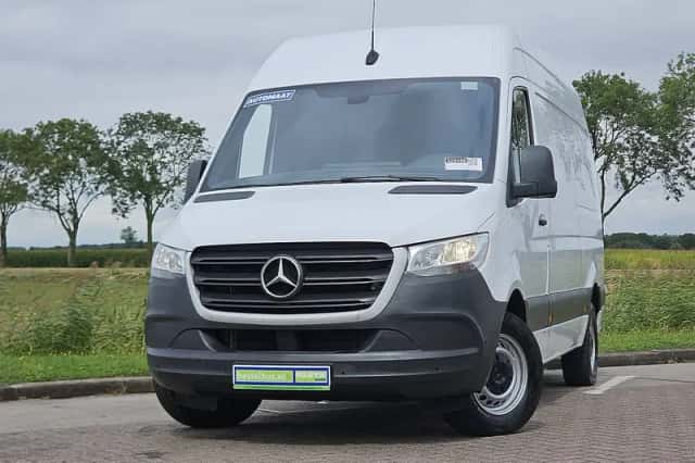 Mercedes-Benz Sprinter (2022) thumbnail 1