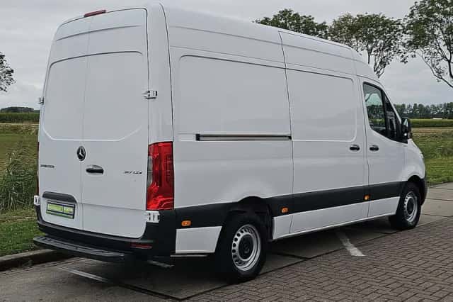 Mercedes-Benz Sprinter (2022) thumbnail 3