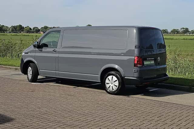 Volkswagen Transporter (2023) thumbnail 5