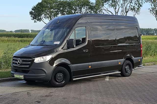 Mercedes-Benz Sprinter (2024) thumbnail 2