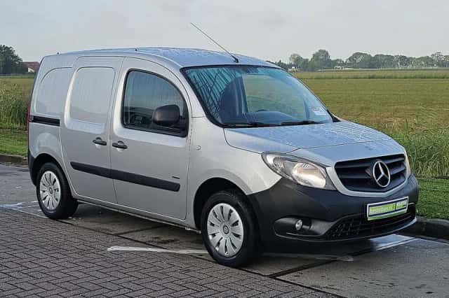 Mercedes-Benz Citan (2017) thumbnail 4