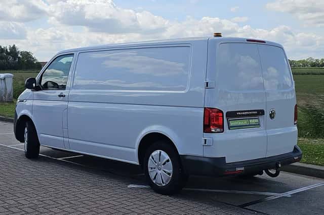 Volkswagen Transporter (2021) thumbnail 5