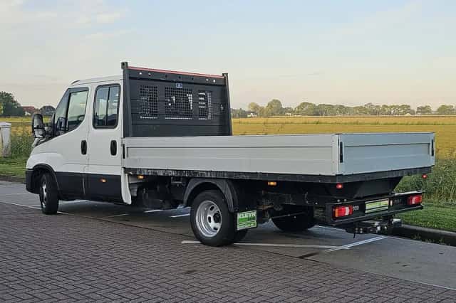 Iveco Daily (2024) thumbnail 5