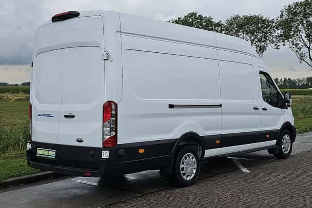 Ford E-Transit (2024) thumbnail 3