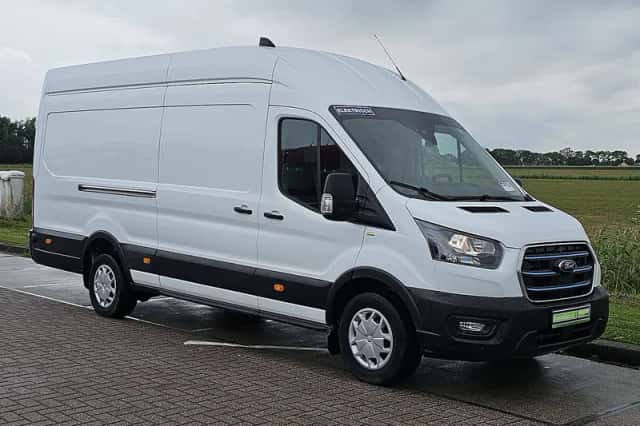 Ford E-Transit (2024) thumbnail 4