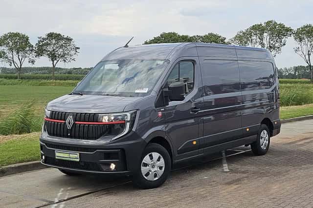 Renault Master (2024) thumbnail 2