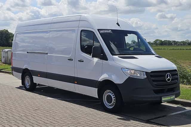 Mercedes-Benz Sprinter (2021) thumbnail 4