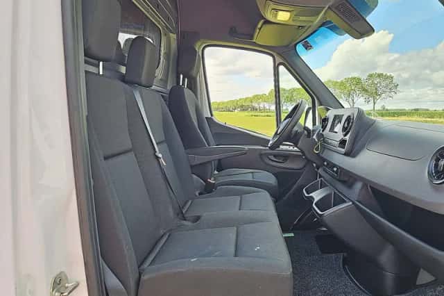 Mercedes-Benz Sprinter (2021) thumbnail 6
