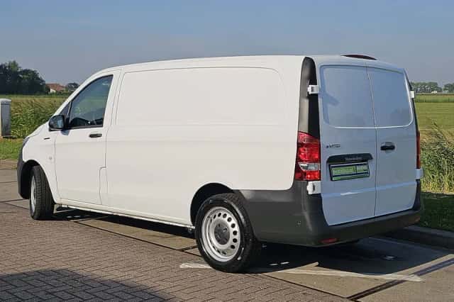 Mercedes-Benz eVito (2024) thumbnail 5