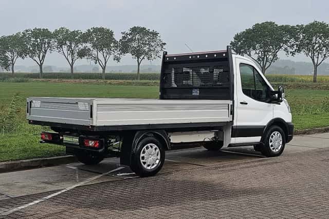 Ford Transit (2020) thumbnail 3