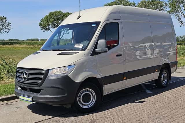 Mercedes-Benz Sprinter (2019) thumbnail 2