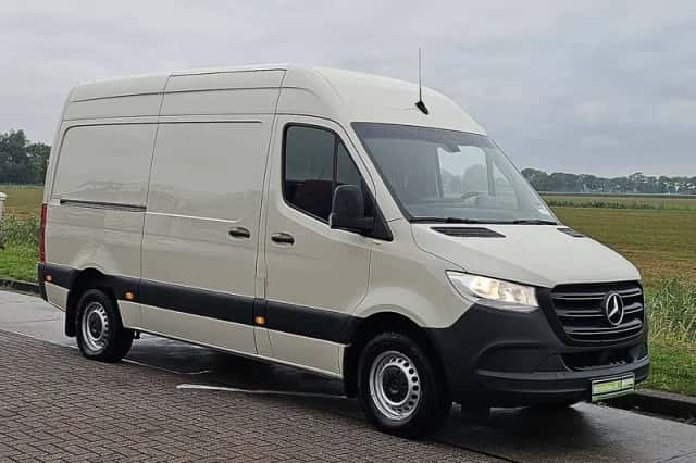 Mercedes-Benz Sprinter (2019) thumbnail 4