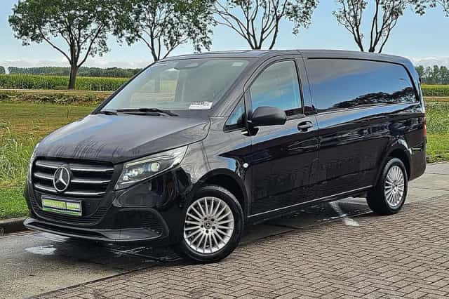Mercedes-Benz Vito (2024) thumbnail 2