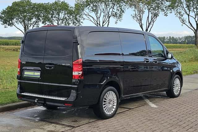 Mercedes-Benz Vito (2024) thumbnail 3