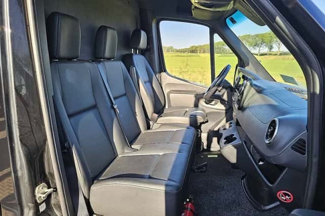 Mercedes-Benz Sprinter (2023) thumbnail 6