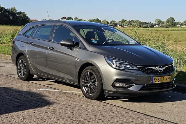 Opel Astra (2021) thumbnail 4