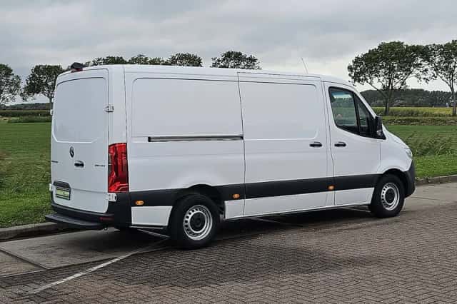 Mercedes-Benz Sprinter (2022) thumbnail 3