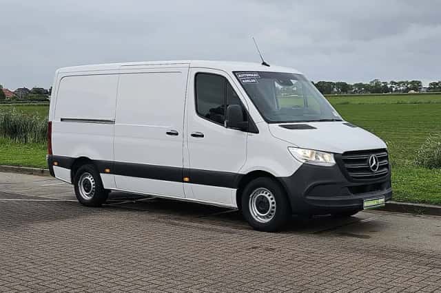 Mercedes-Benz Sprinter (2022) thumbnail 4