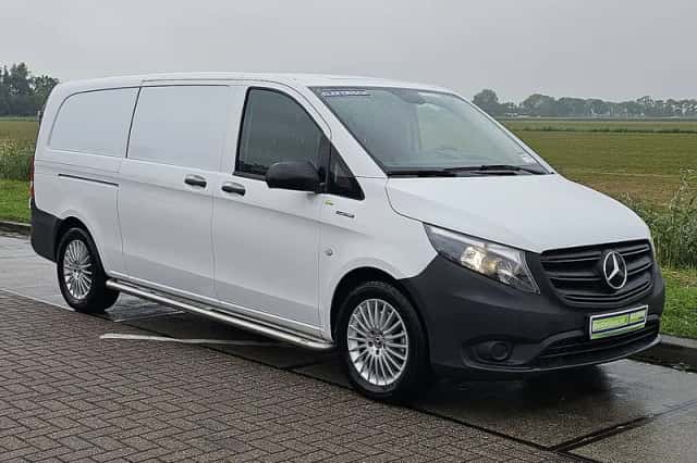 Mercedes-Benz eVito (2022) thumbnail 4