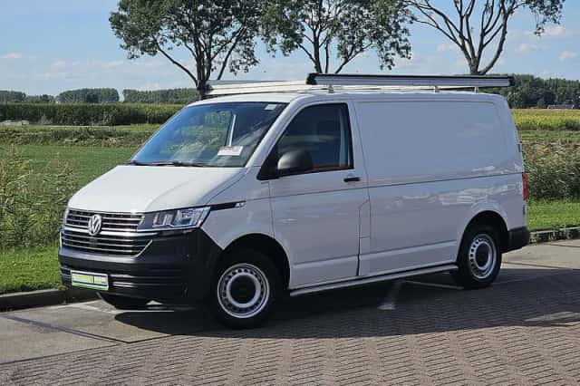 Volkswagen Transporter (2020) thumbnail 2