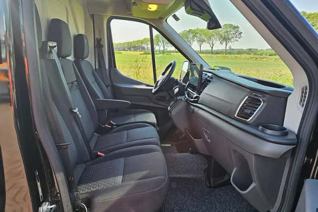 Ford Transit (2024) thumbnail 6