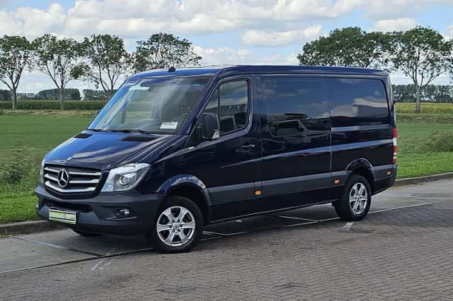 Mercedes-Benz Sprinter (2015) thumbnail 2